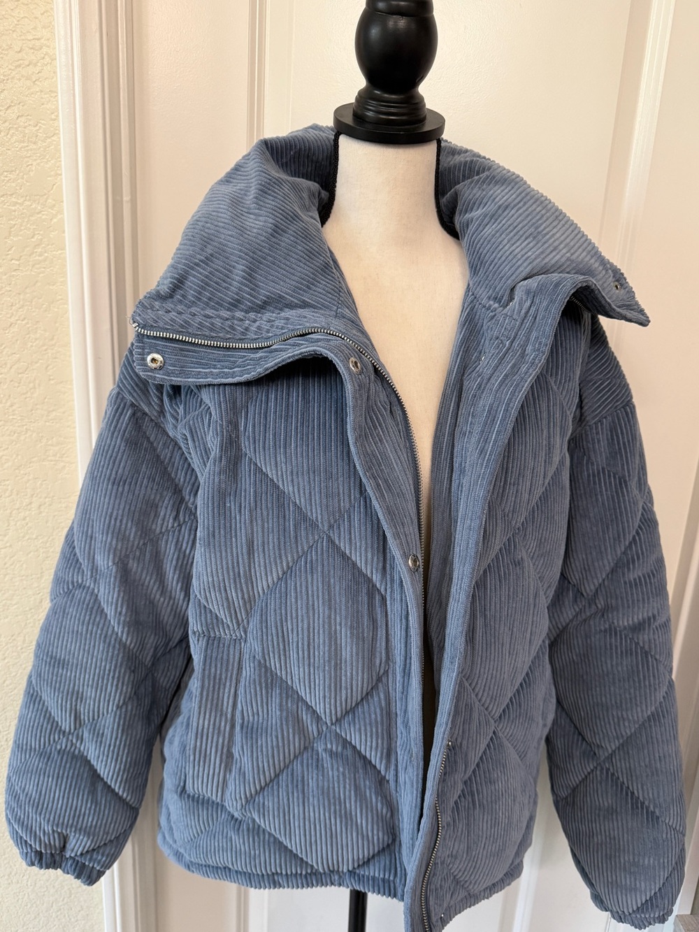 Levi's Quilted Corduroy Puffer Jacket - Dusty Blue